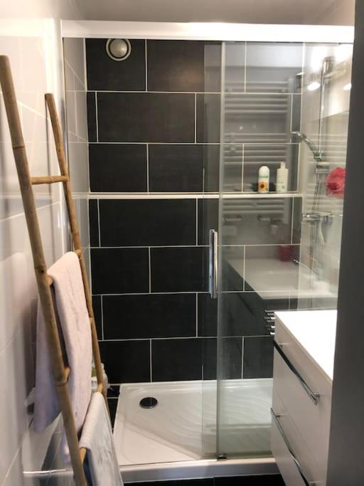 Appartement En Duplex Avec Parking Et Jardinet Bourges Extérieur photo